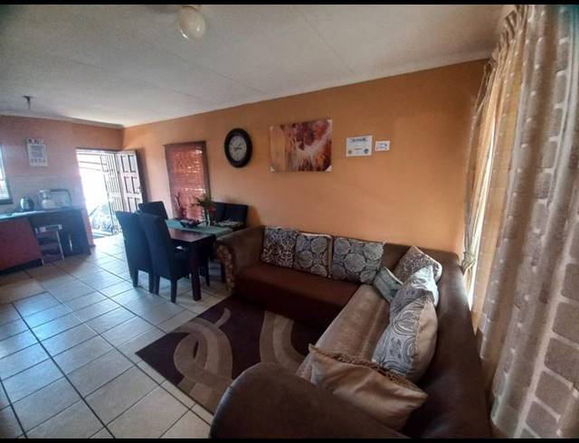 2 BEDROOM HOUSE FOR SALE IN HEATHERVIEW